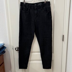 Women's Black Skinny Jeans - Classic Slim Fit